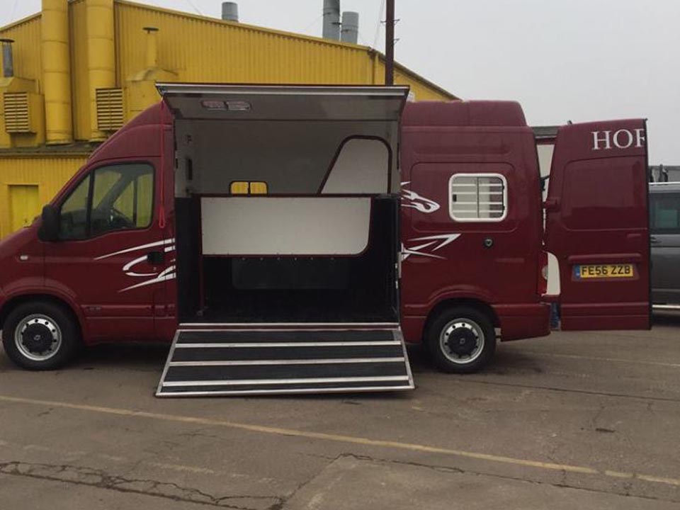 Renault Master Horsebox